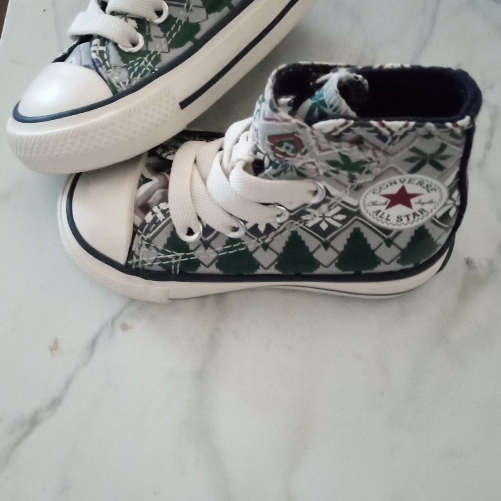 Mini shoes for you baby converse